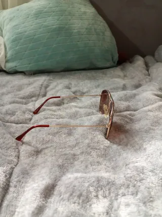 Gafas de sol aviador doradas y marrones