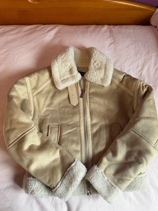 Cazadora Zara borrego beige