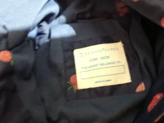 Lote Chubasquero niña fresas