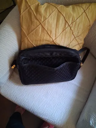 Bolso Loewe negro,0'30x 0'8x 0'19. Vintage.