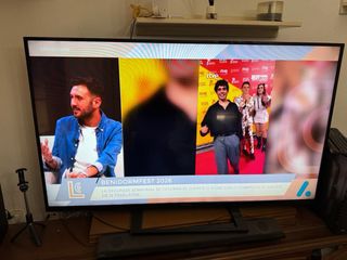 Televisión negra 65 pulgada