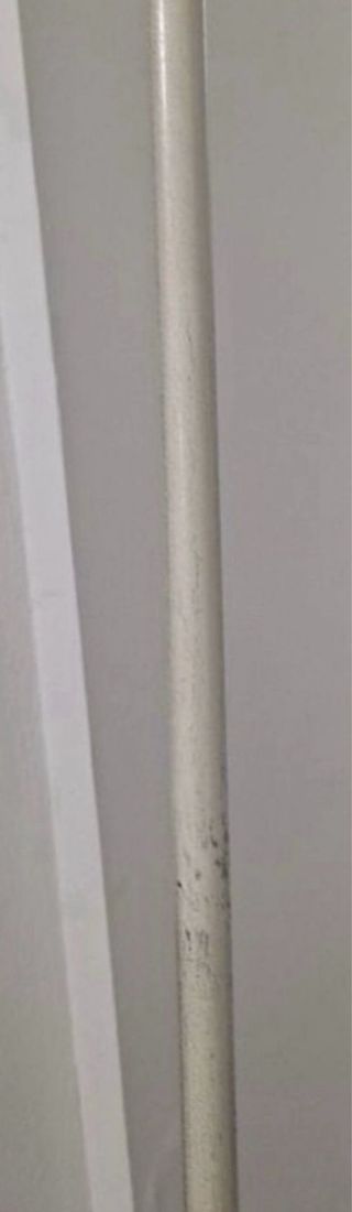 Barra de cortina y sus soportes