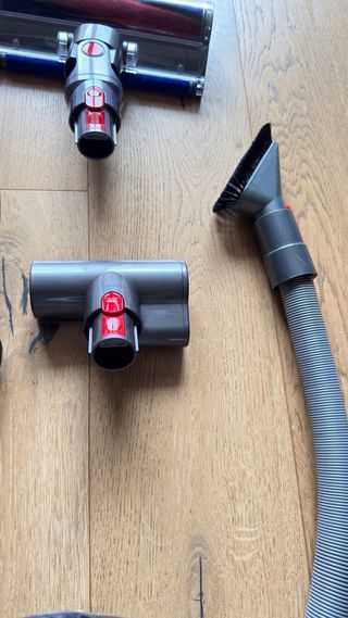Dyson v11