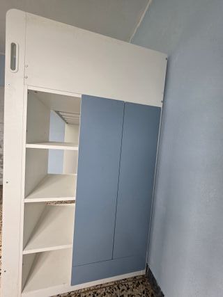 Cama alta infantil con escritorio y armario