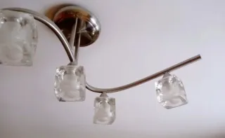 Lampara de metal y cristal