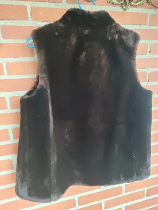 Chaleco Piel Mouton Marrón oscuro.