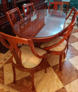 Mesa extensible con 6 sillas