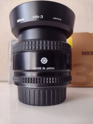 Objetivo AF Nikkor 35mm f/2D de Nikon.