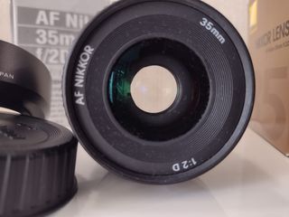 Objetivo AF Nikkor 35mm f/2D de Nikon.