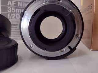 Objetivo AF Nikkor 35mm f/2D de Nikon.