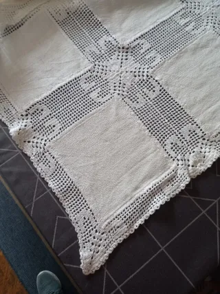 Mantelería bordada a mano