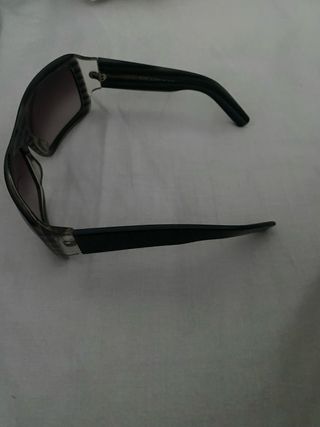 Gafas de sol Victorio & Luchino negras