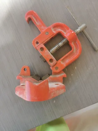 Tornillo de banco para tubos SUPER-EGO