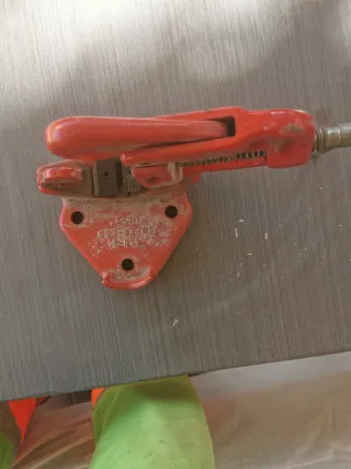 Tornillo de banco para tubos SUPER-EGO