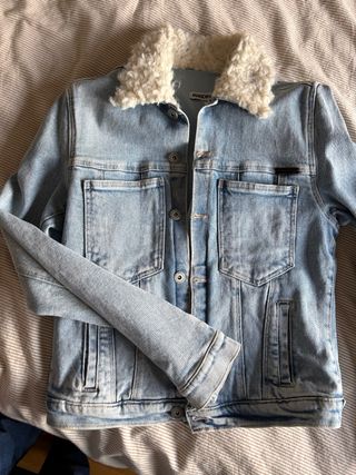 Cazadora vaquera con cuello borreguito