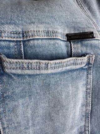 Cazadora vaquera con cuello borreguito