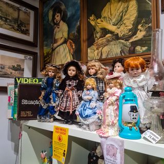 Boneca Antiga Porcelana 41cm Vestido Xadrez