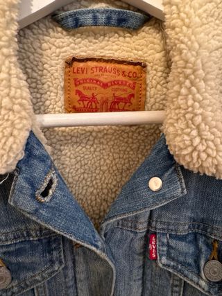 Cazadora Levi's borrego azul