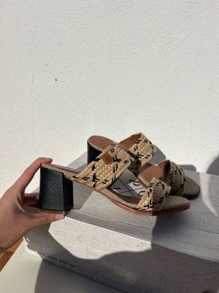 Sandalias Popa Beige y Negro Talla 39