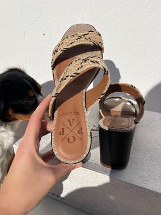 Sandalias Popa Beige y Negro Talla 39