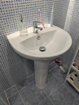 Lavabo y Pedestal Roca Mitos Porcelana