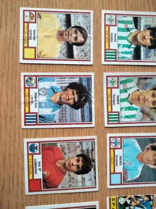 Panini Fútbol 83 - 28 Cromos diferentes  sin pegar