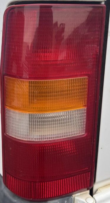 FAROS Y PILOTO TRASERO IZQUIERDO PEUGEOT EXPERT