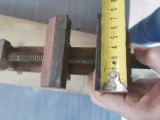 Tornillo de banco antiguo