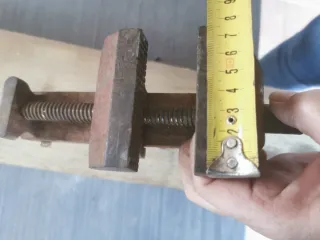 Tornillo de banco antiguo