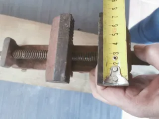 Tornillo de banco antiguo