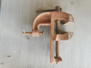 Tornillo de banco antiguo