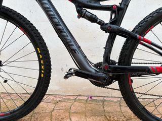 Bicicleta de carbono marca Cannondale