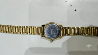 Reloj CLUSE dorado con esfera verde