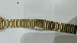 Reloj CLUSE dorado con esfera verde