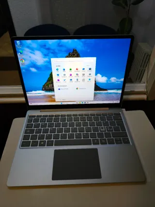 Microsoft Surface Laptop Go