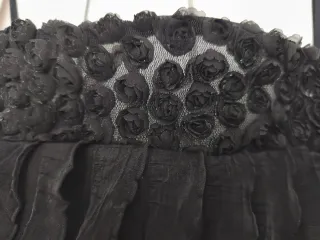 Elegante vestido negro de fiesta