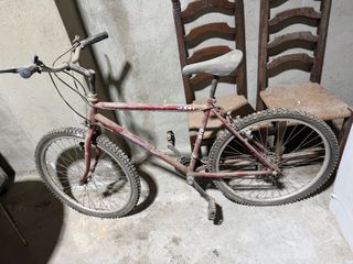 Bicicleta MTB Roja
