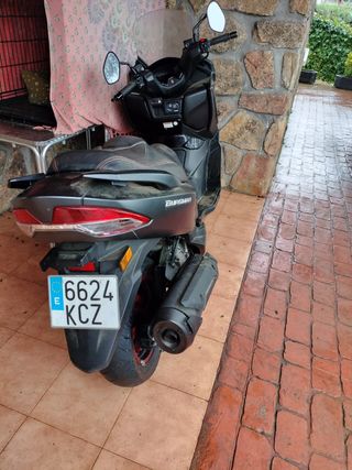 Suzuki Burgman AN400 2017 negra