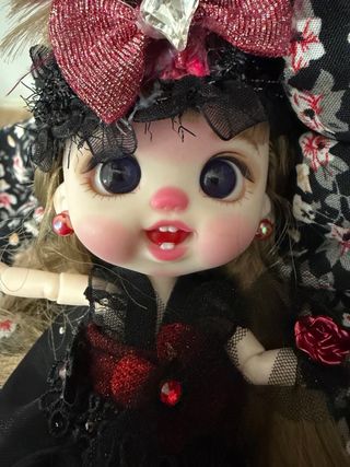 Muñeca BJD articulada con vestido de fiesta