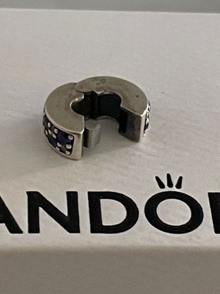 2 Clips Pandora Plata y Circonitas Azul