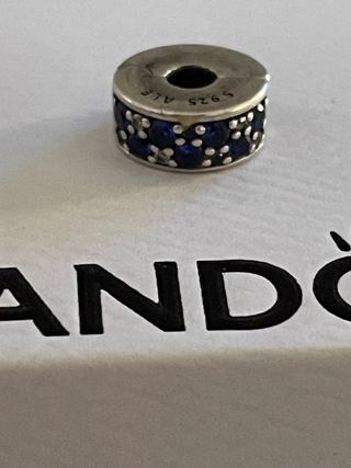 2 Clips Pandora Plata y Circonitas Azul