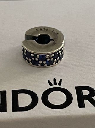 2 Clips Pandora Plata y Circonitas Azul