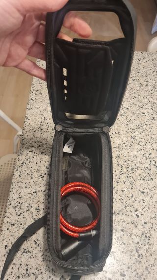 Rockrider + candados + bolsa = pack