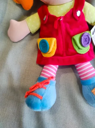 Muñeca de trapo para estimulación psicomotriz