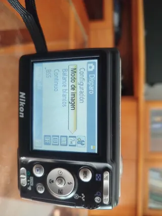 CAMARA NIKON COOLPIX L12