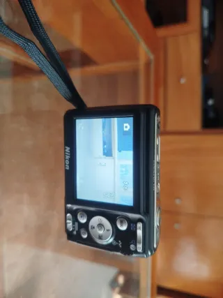 CAMARA NIKON COOLPIX L12