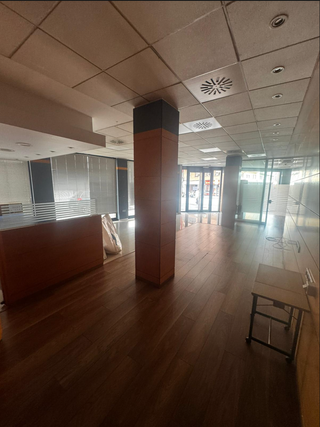 Local Esquinero, Badalona