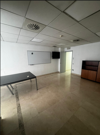 Local Esquinero, Badalona