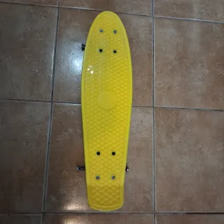 Penny board sin ruedas.