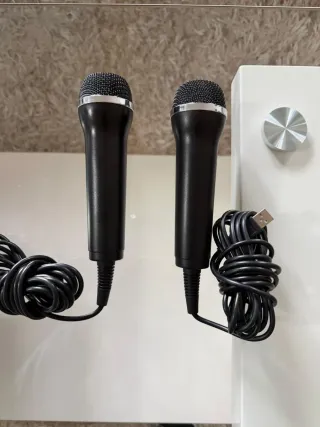 Micrófonos y Juego Karaoke Party PS3